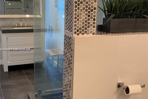 Condo in Sunny Isles Beach, Florida, 1 bedroom  № 1958426 - photo 15