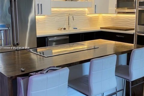 Condo in Sunny Isles Beach, Florida, 1 bedroom  № 1958426 - photo 4