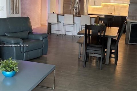 Condo in Sunny Isles Beach, Florida, 1 bedroom  № 1958426 - photo 8