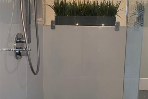 Condo in Sunny Isles Beach, Florida, 1 bedroom  № 1958426 - photo 11