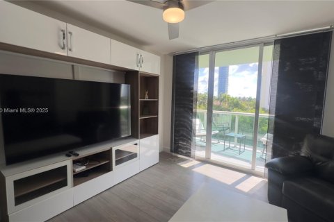 Condo in Sunny Isles Beach, Florida, 1 bedroom  № 1958426 - photo 25