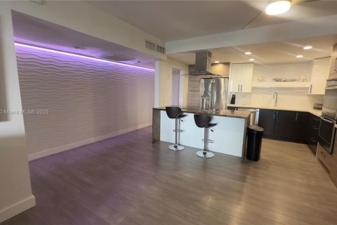 Condo in Sunny Isles Beach, Florida, 1 bedroom  № 1958426 - photo 24