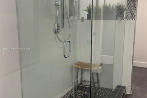 Condo in Sunny Isles Beach, Florida, 1 bedroom  № 1958426 - photo 21