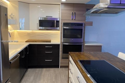 Condo in Sunny Isles Beach, Florida, 1 bedroom  № 1958426 - photo 3