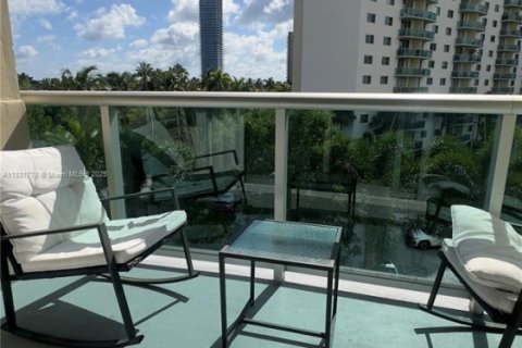 Condo in Sunny Isles Beach, Florida, 1 bedroom  № 1958426 - photo 18