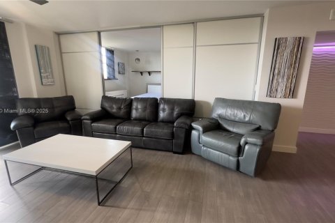 Condo in Sunny Isles Beach, Florida, 1 bedroom  № 1958426 - photo 26