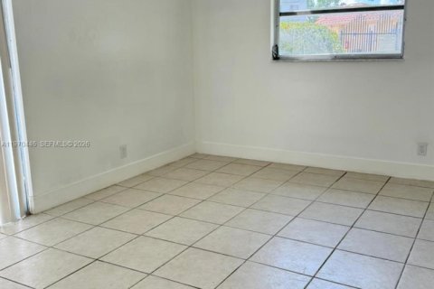 Condo in Miramar, Florida, 2 bedrooms  № 2032062 - photo 19