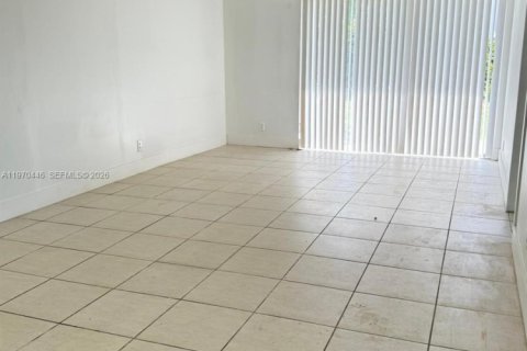 Condo in Miramar, Florida, 2 bedrooms  № 2032062 - photo 14