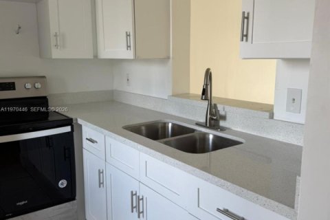 Condo in Miramar, Florida, 2 bedrooms  № 2032062 - photo 20