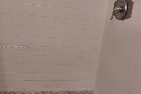 House in Fort Lauderdale, Florida 5 bedrooms, 158.4 sq.m. № 1746206 - photo 24