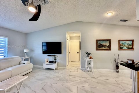 Купить виллу или дом в Санрайз, Флорида 3 спальни, 196.86м2, № 2062115 - фото 21