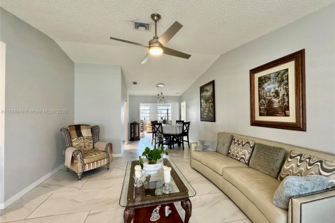 Купить виллу или дом в Санрайз, Флорида 3 спальни, 196.86м2, № 2062115 - фото 15