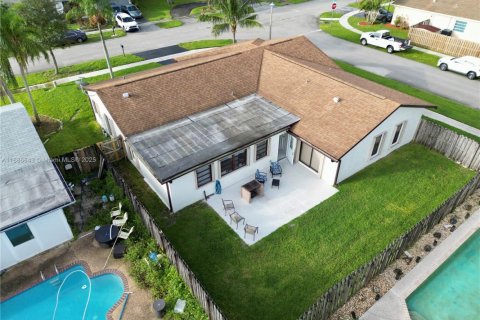 Купить виллу или дом в Санрайз, Флорида 3 спальни, 196.86м2, № 2062115 - фото 5
