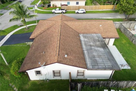 Дом в Санрайз, Флорида 3 спальни, 196.86м2 № 2062115
