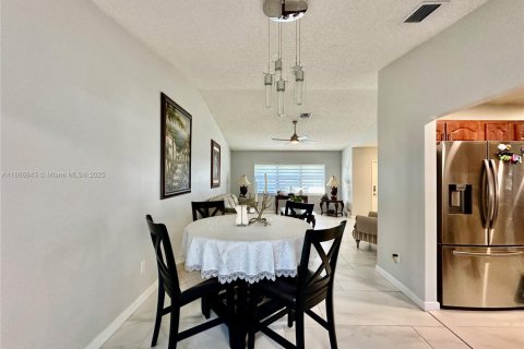 Купить виллу или дом в Санрайз, Флорида 3 спальни, 196.86м2, № 2062115 - фото 16