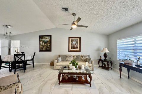 Купить виллу или дом в Санрайз, Флорида 3 спальни, 196.86м2, № 2062115 - фото 11