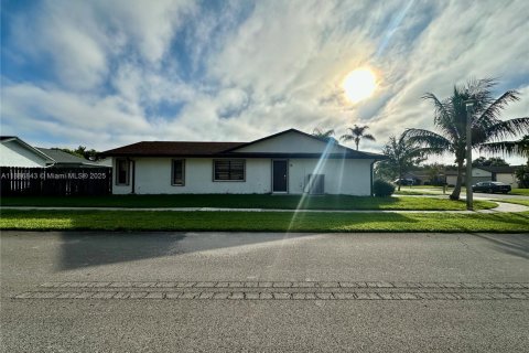 Купить виллу или дом в Санрайз, Флорида 3 спальни, 196.86м2, № 2062115 - фото 7