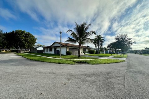 Купить виллу или дом в Санрайз, Флорида 3 спальни, 196.86м2, № 2062115 - фото 8