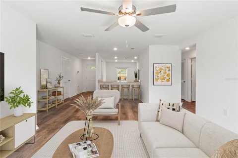 Casa en venta en Weeki Wachee, Florida, 3 dormitorios, 117.99 m2 № 1877197 - foto 8