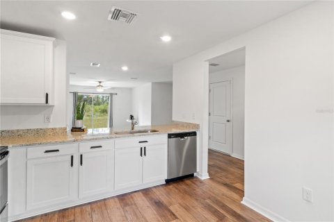 Casa en venta en Weeki Wachee, Florida, 3 dormitorios, 117.99 m2 № 1877197 - foto 12