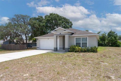 Villa ou maison à louer à Deltona, Floride: 3 chambres, 141.3 m2 № 1813260 - photo 1