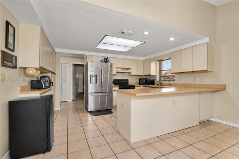 Villa ou maison à vendre à Tamarac, Floride: 3 chambres, 171.78 m2 № 2034432 - photo 18