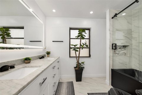 Villa ou maison à vendre à Tamarac, Floride: 3 chambres, 171.78 m2 № 2034432 - photo 30