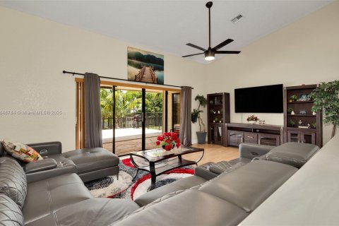 Villa ou maison à vendre à Tamarac, Floride: 3 chambres, 171.78 m2 № 2034432 - photo 15