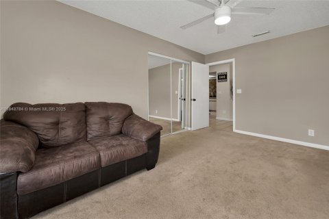 Villa ou maison à vendre à Tamarac, Floride: 3 chambres, 171.78 m2 № 2034432 - photo 26