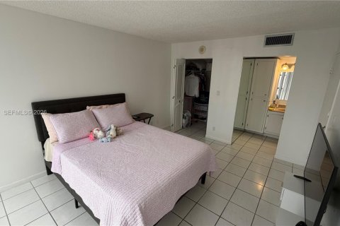 Купить кондоминиум в Санни-Айлс-Бич, Флорида 1 спальня, 71.26м2, № 2011042 - фото 21