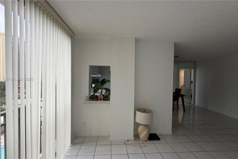 Купить кондоминиум в Санни-Айлс-Бич, Флорида 1 спальня, 71.26м2, № 2011042 - фото 18