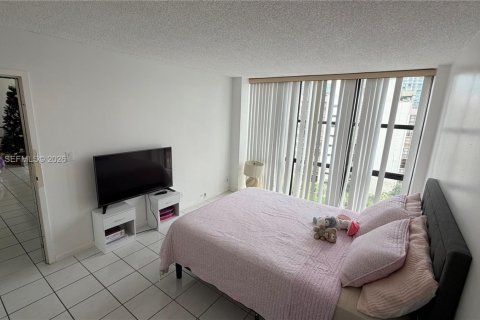 Купить кондоминиум в Санни-Айлс-Бич, Флорида 1 спальня, 71.26м2, № 2011042 - фото 20