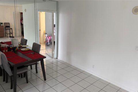 Купить кондоминиум в Санни-Айлс-Бич, Флорида 1 спальня, 71.26м2, № 2011042 - фото 17