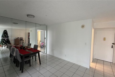 Купить кондоминиум в Санни-Айлс-Бич, Флорида 1 спальня, 71.26м2, № 2011042 - фото 16