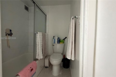 Купить кондоминиум в Санни-Айлс-Бич, Флорида 1 спальня, 71.26м2, № 2011042 - фото 28