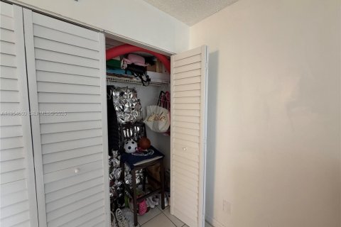 Купить кондоминиум в Санни-Айлс-Бич, Флорида 1 спальня, 71.26м2, № 2011042 - фото 8