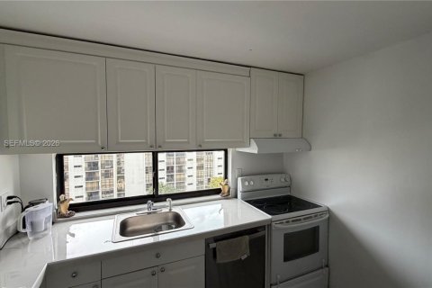 Купить кондоминиум в Санни-Айлс-Бич, Флорида 1 спальня, 71.26м2, № 2011042 - фото 12