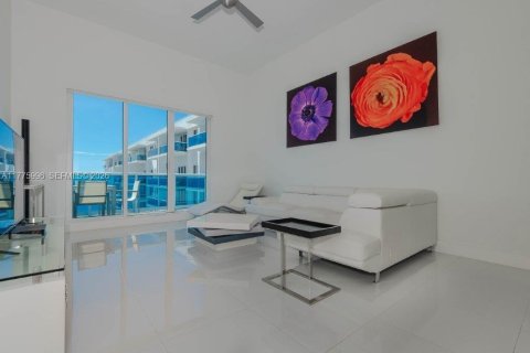 Condominio en alquiler en Miami Beach, Florida, 1 dormitorio, 83.61 m2 № 1611764 - foto 26