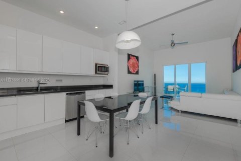 Condominio en alquiler en Miami Beach, Florida, 1 dormitorio, 83.61 m2 № 1611764 - foto 27
