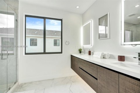 Touwnhouse à vendre à Dania Beach, Floride: 3 chambres, 189.52 m2 № 2418092 - photo 26