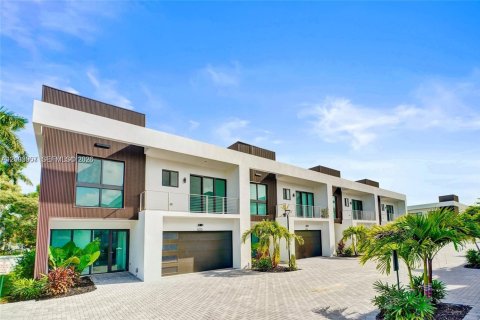 Touwnhouse à vendre à Dania Beach, Floride: 3 chambres, 189.52 m2 № 2418092 - photo 6