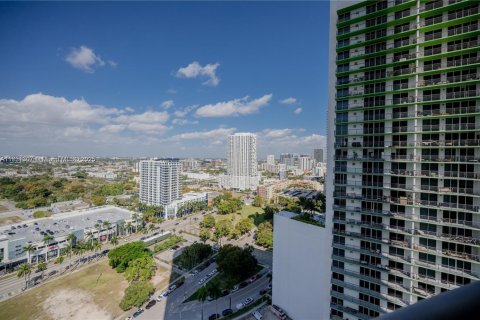 Condominio en alquiler en Miami, Florida, 2 dormitorios, 97.36 m2 № 1781489 - foto 24