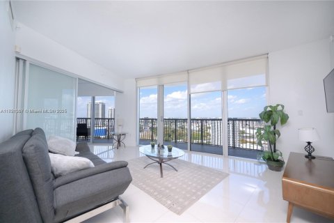 Condominio en alquiler en Miami, Florida, 2 dormitorios, 97.36 m2 № 1781489 - foto 4