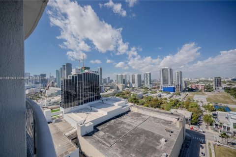 Condominio en alquiler en Miami, Florida, 2 dormitorios, 97.36 m2 № 1781489 - foto 19