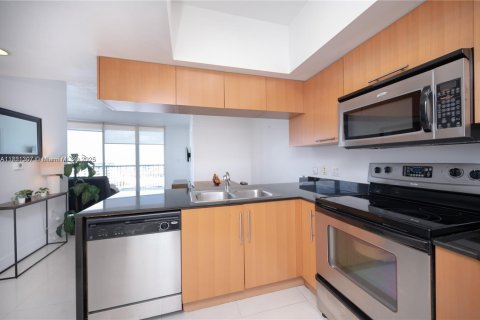 Condominio en alquiler en Miami, Florida, 2 dormitorios, 97.36 m2 № 1781489 - foto 9