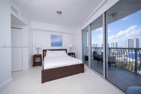 Condominio en alquiler en Miami, Florida, 2 dormitorios, 97.36 m2 № 1781489 - foto 13