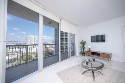 Condominio en alquiler en Miami, Florida, 2 dormitorios, 97.36 m2 № 1781489 - foto 5