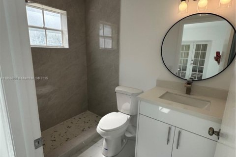 House in Miami, Florida 4 bedrooms, 146.04 sq.m. № 1892229 - photo 14