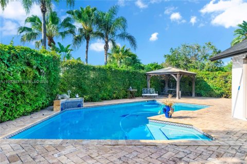 House in Miami, Florida 3 bedrooms, 157.47 sq.m. № 2059074 - photo 30