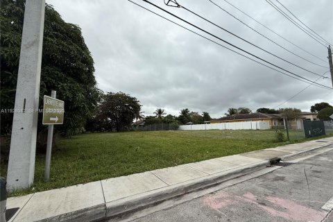 Terrain à vendre à Fort Lauderdale, Floride № 1988188 - photo 2